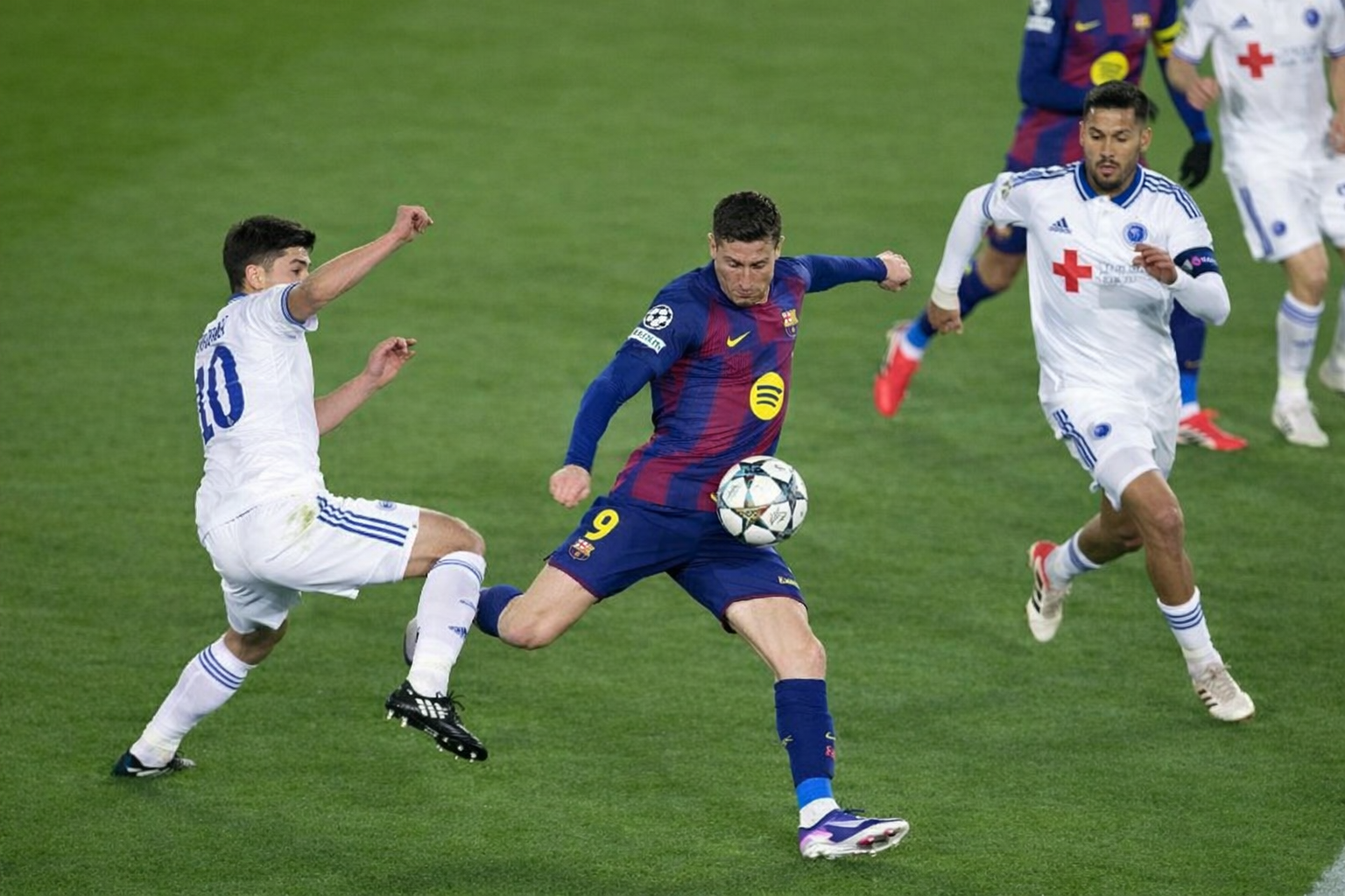 FCK tændte håbet – men kollaps i anden halvleg sendte københavnerne ud af Champions League