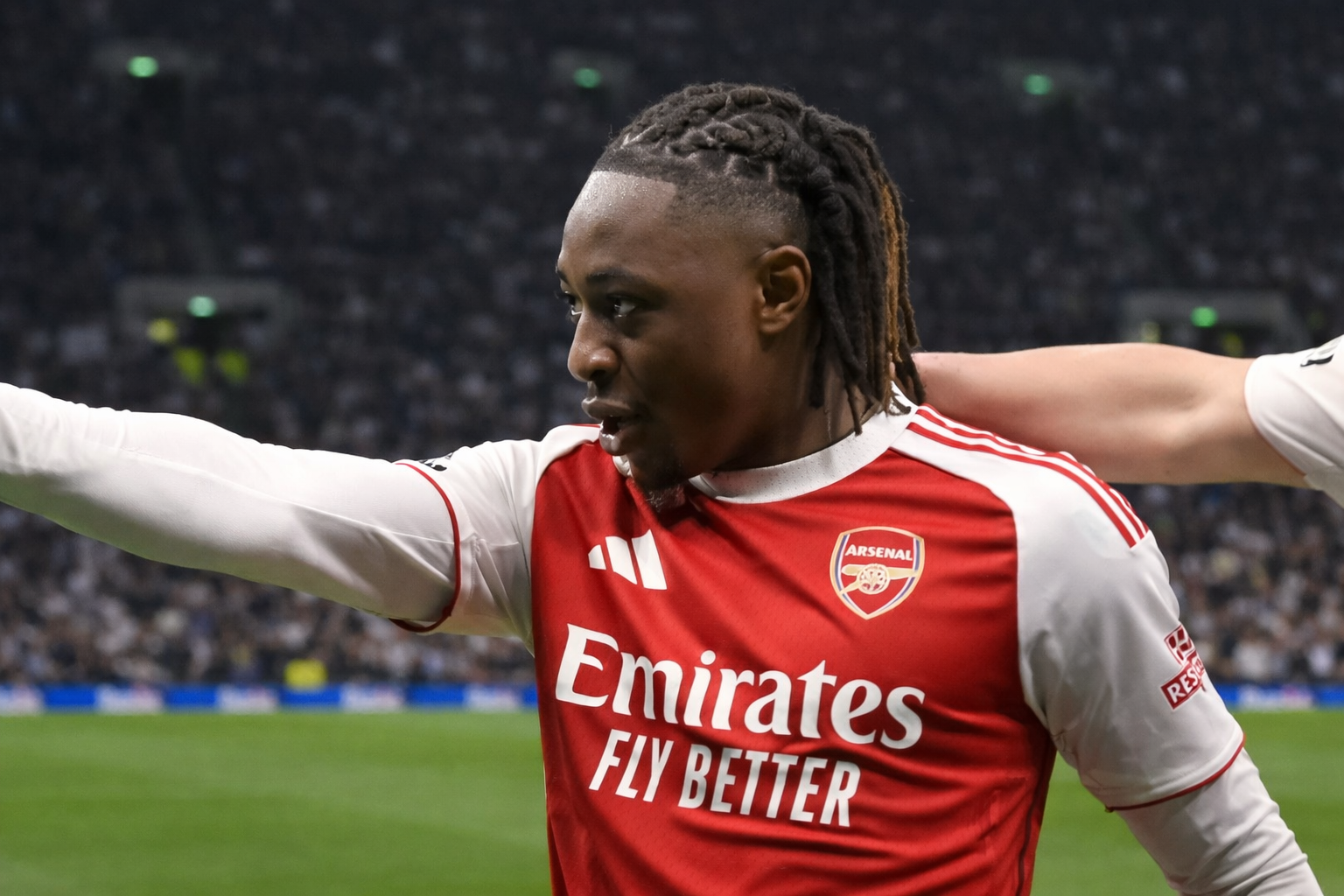 Arsenal vinder dramatisk North London Derby mens Eberechi Eze bringer Spurs i endnu større krise