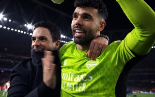 Arsenal med smal sejr efter VAR-drama i 94' minut